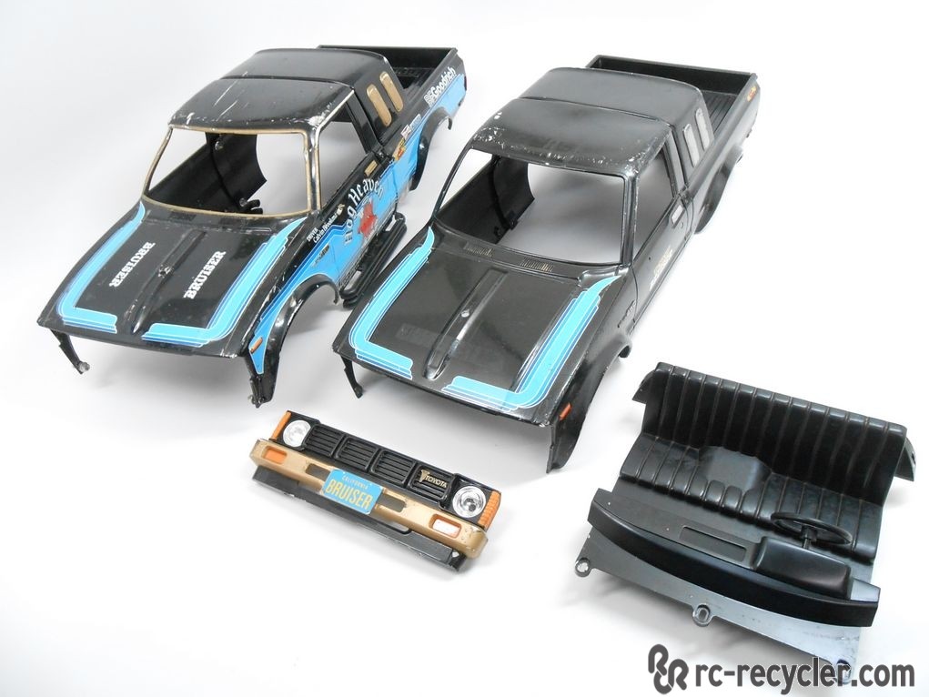 (2) Tamiya Bruiser Body Vintage Toyota 4x4 Pick Up Painted Beater 58048
